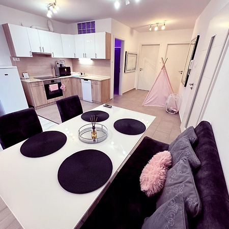 Ferienwohnung Exclusive Family Apartman Pécs Exterior foto