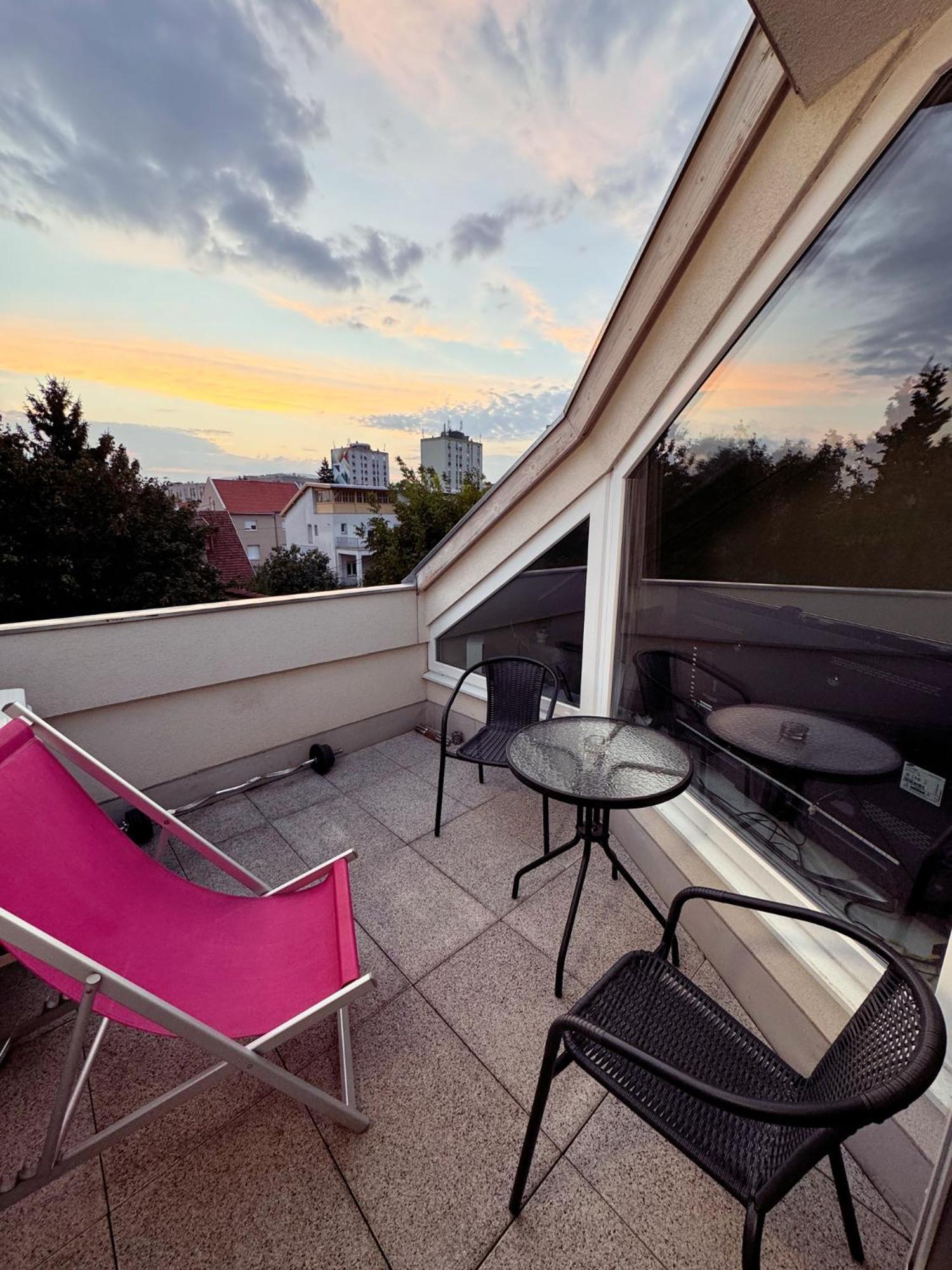 Ferienwohnung Exclusive Family Apartman Pécs Exterior foto