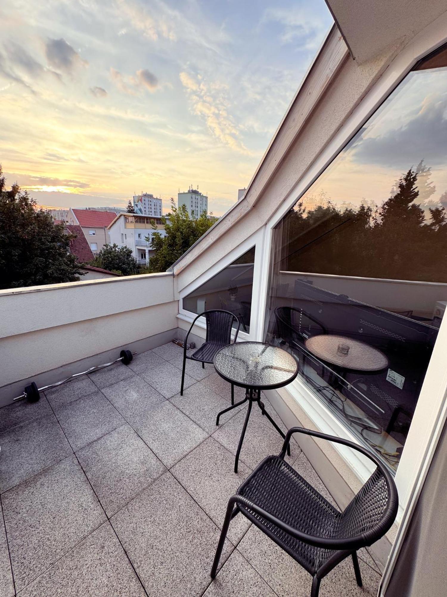 Ferienwohnung Exclusive Family Apartman Pécs Exterior foto