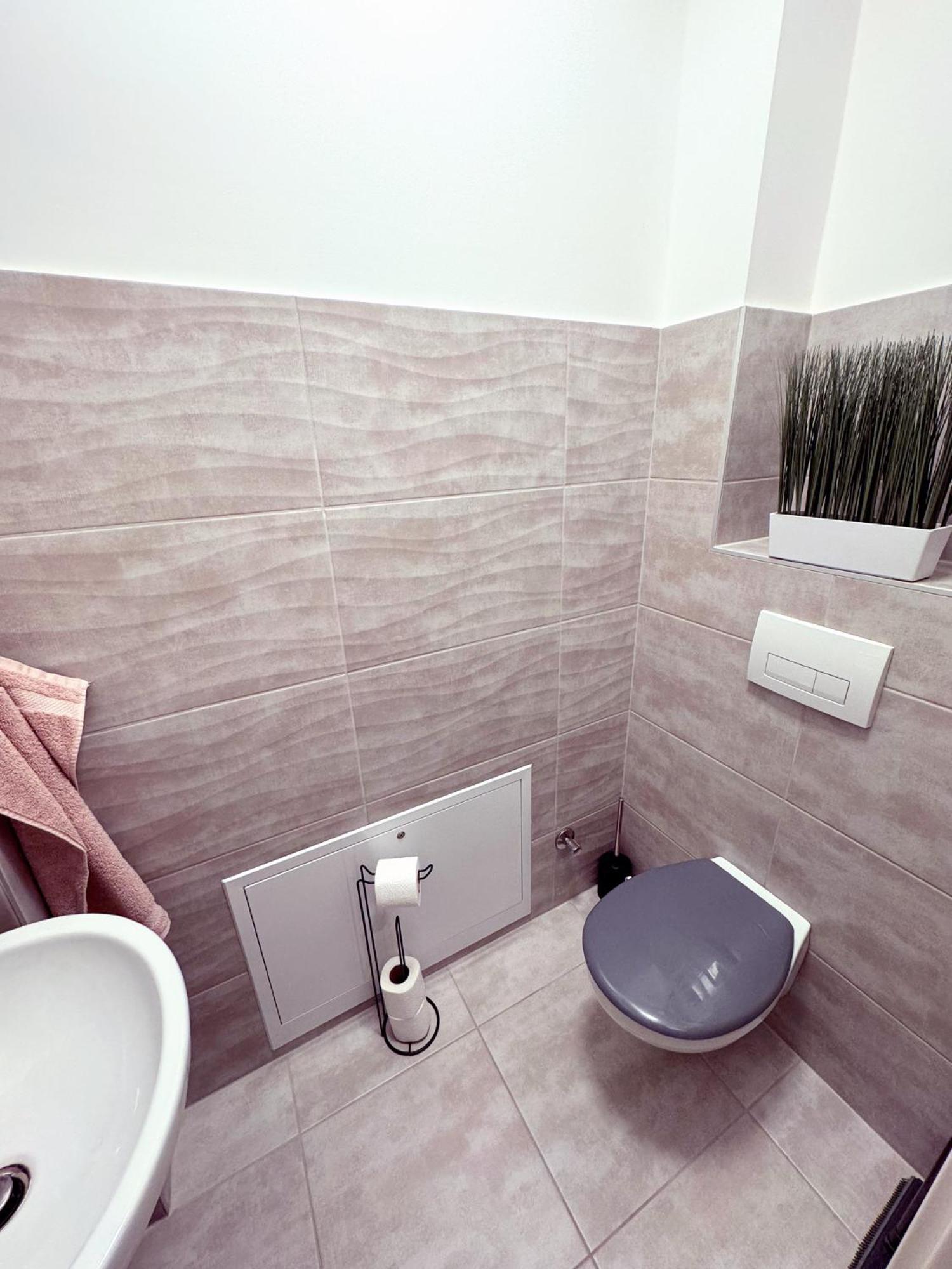 Ferienwohnung Exclusive Family Apartman Pécs Exterior foto